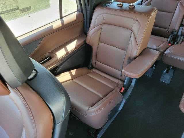 New 2026 Lincoln Navigator L Reserve AWD/4WD image 13