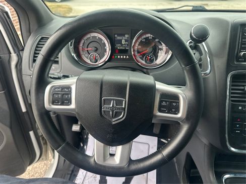 Used 2017 Dodge Grand Caravan GT FWD image 27