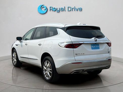 Used 2022 Buick Enclave Essence w/ Experience Buick Package AWD/4WD image 4