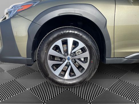 Certified 2025 Subaru Outback Premium w/ Popular Package #1A image 18