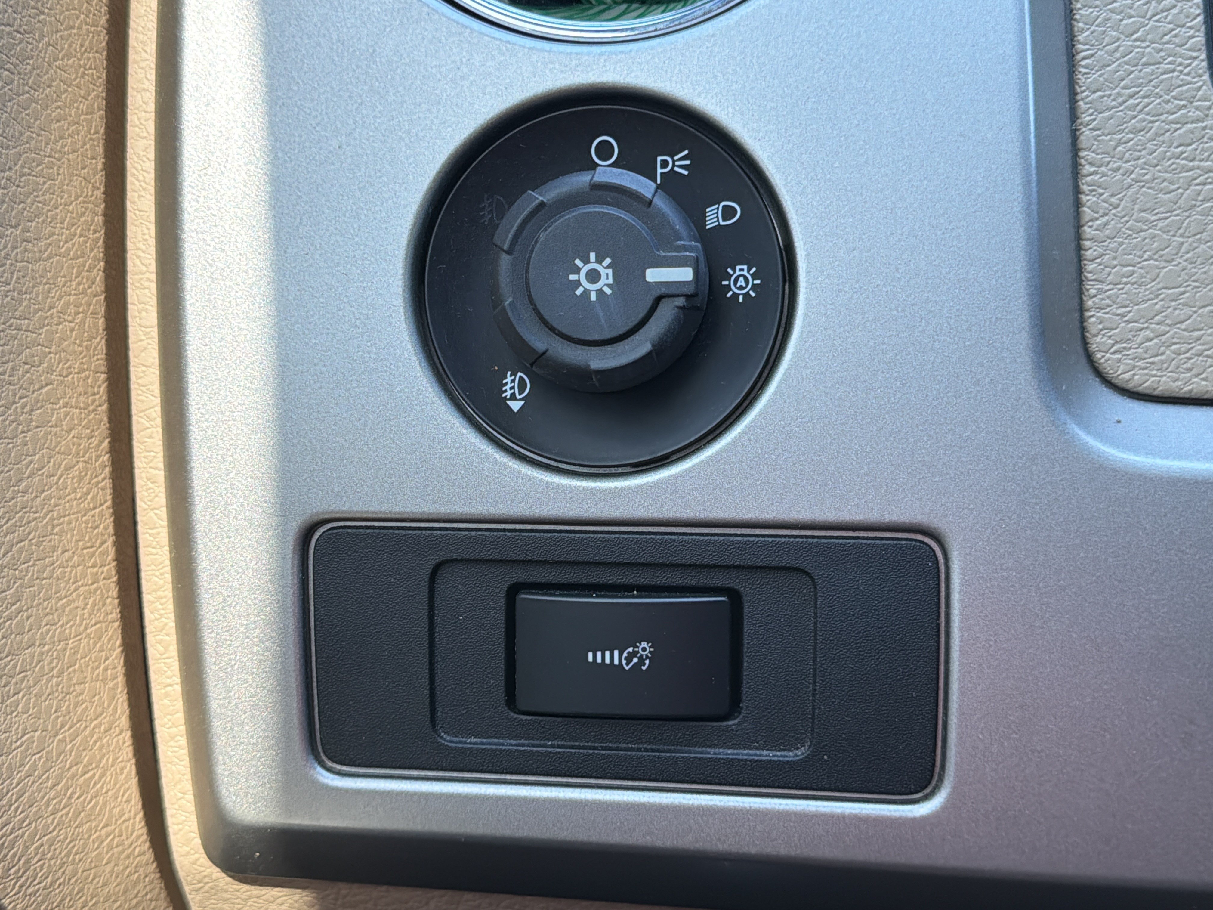 Used 2013 Ford F150 Lariat w/ Lariat Chrome Pkg RWD image 12