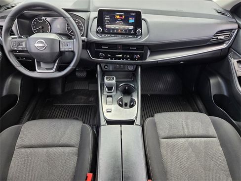 Certified 2025 Nissan Rogue SV image 8