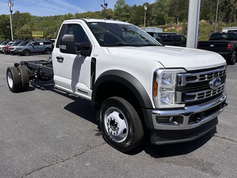 Used 2026 Ford F550 4x4 Regular Cab Super Duty w/ XLT Value Package image 4