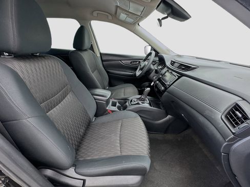 Used 2019 Nissan Rogue S image 19