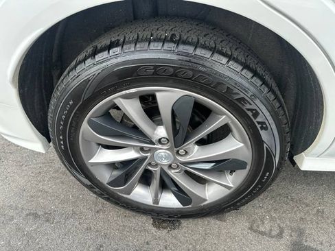 Used 2020 Buick Encore GX Essence w/ Experience Buick Package AWD/4WD image 10