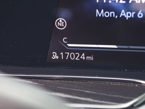 Used 2024 Cadillac Escalade V w/ LPO, ONYX Package image 24