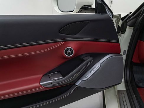 Certified 2020 Ferrari Portofino Base image 44