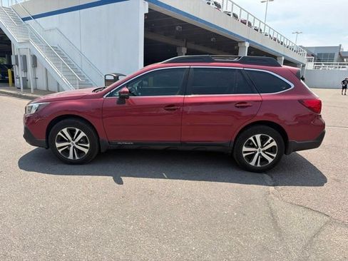 Used 2018 Subaru Outback 3.6R Limited AWD/4WD image 2