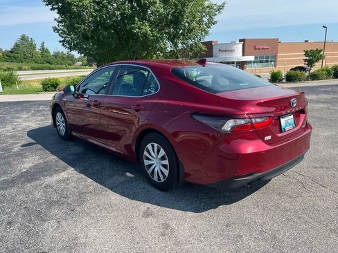 Used 2021 Toyota Camry LE FWD image 4