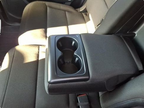 Used 2022 Ford Explorer XLT image 12