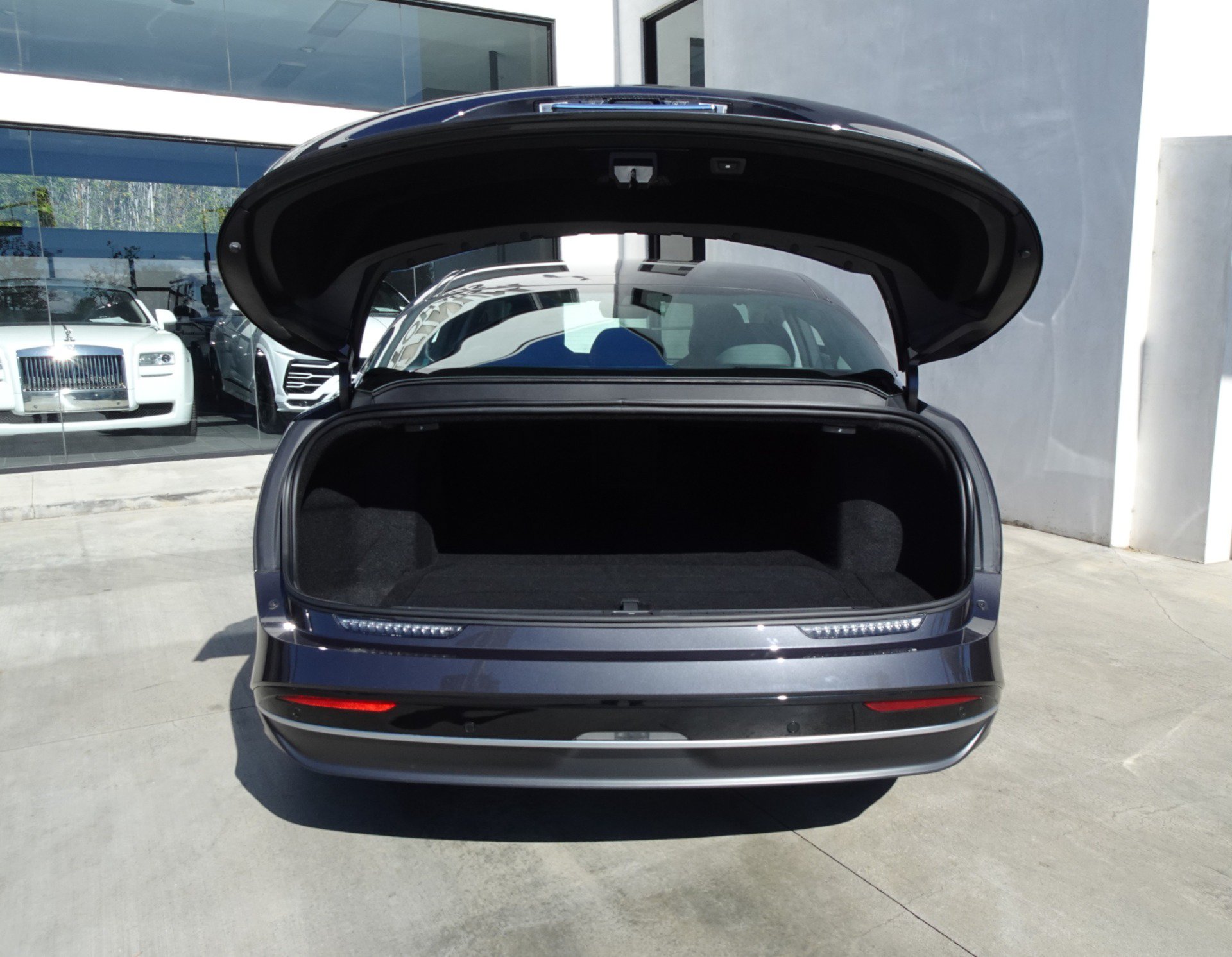 Used 2025 Lucid Air Touring AWD/4WD image 6