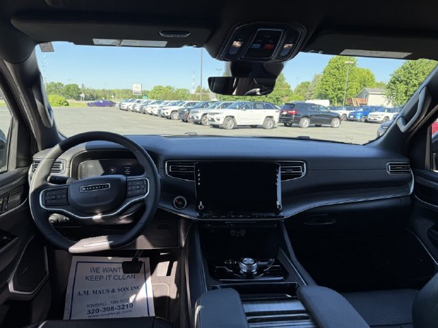 Used 2024 Jeep Wagoneer Series III AWD/4WD image 21