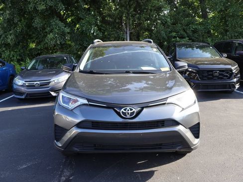 Used 2016 Toyota RAV4 LE AWD/4WD image 2