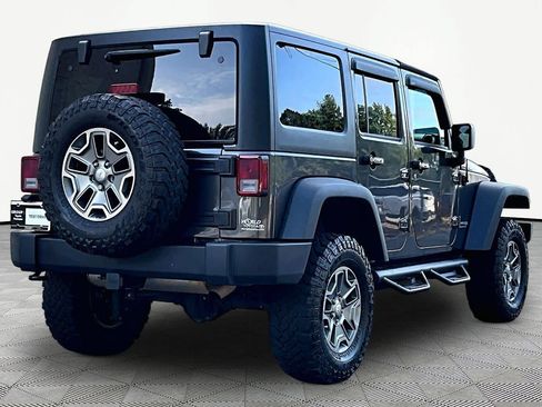 Used 2018 Jeep Wrangler Unlimited Rubicon w/ Connectivity Group AWD/4WD image 13