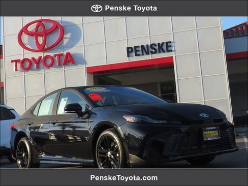 Certified 2026 Toyota Camry SE image 1