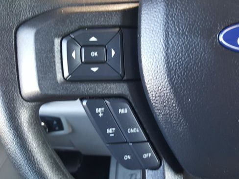Used 2021 Ford F250 XLT Pickup 4D 6 3/4 ft AWD/4WD image 16