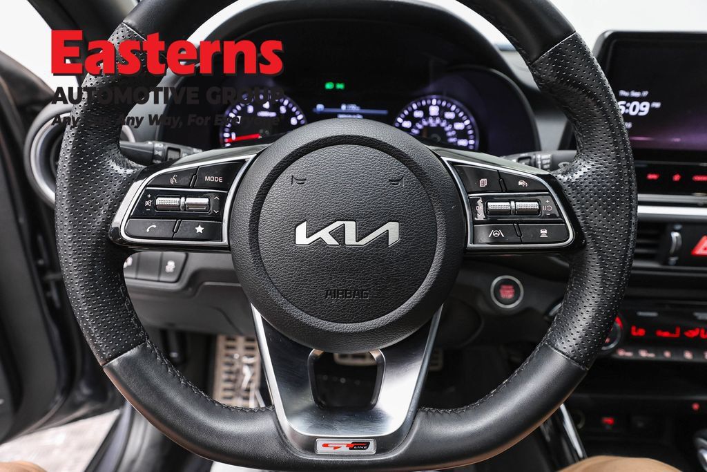 Used 2023 Kia Forte GT-Line w/ GT-Line Premium Package FWD image 12