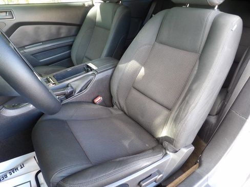 Used 2013 Ford Mustang V6 2dr Convertible image 24