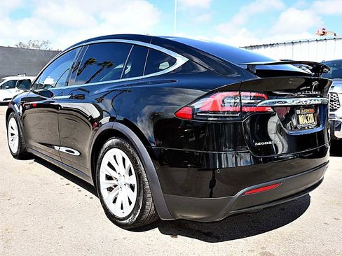 Used 2018 Tesla Model X 100D image 8
