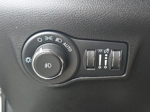 Certified 2024 Jeep Compass Latitude AWD/4WD image 17