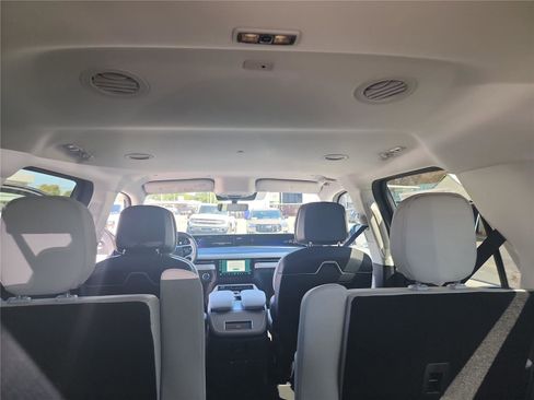 New 2026 Lincoln Navigator Premiere AWD/4WD image 19