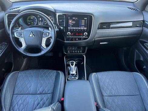 Used 2022 Mitsubishi Outlander GT AWD/4WD image 18