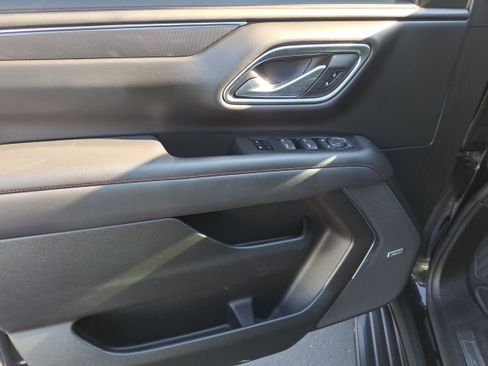 Used 2022 Chevrolet Tahoe RST w/ Sport Performance Package image 16