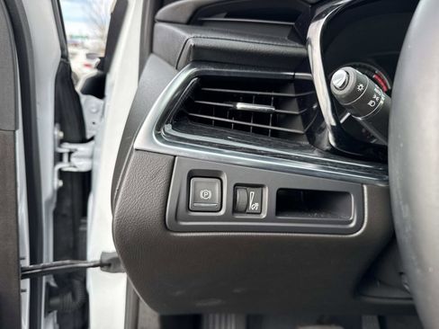 Used 2025 Cadillac XT5 Premium Luxury image 33