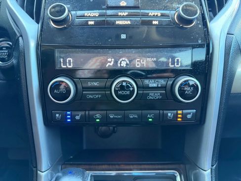 Used 2019 Subaru Ascent Touring w/ Popular Package #2 AWD/4WD image 19