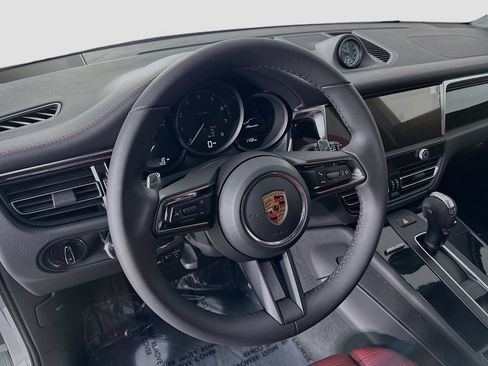 Certified 2026 Porsche Macan AWD/4WD image 12
