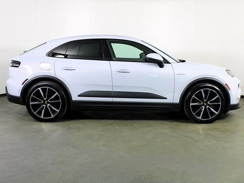 Used 2024 Porsche Macan 4 Electric image 8
