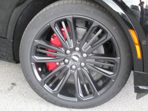 New 2026 Cadillac Lyriq V image 7