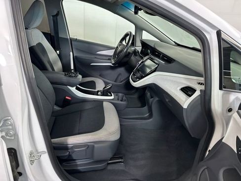 Used 2021 Chevrolet Bolt LT FWD image 28