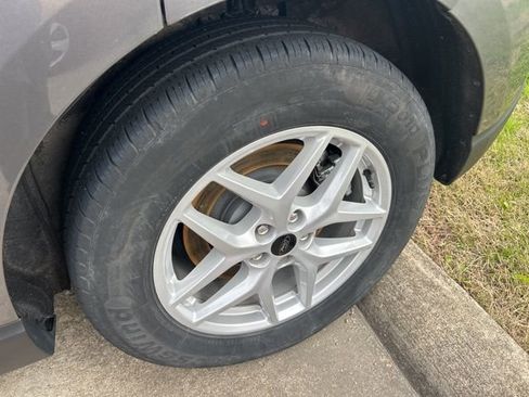 Used 2023 Ford Edge SEL image 5