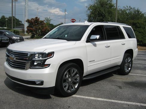 Used 2019 Chevrolet Tahoe Premier RWD image 4