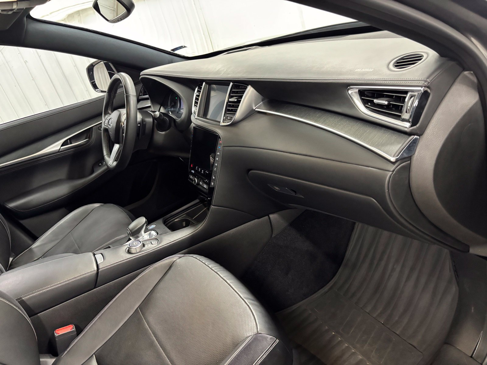 Used 2023 INFINITI QX55 Sensory w/ Lighting Package AWD/4WD image 16