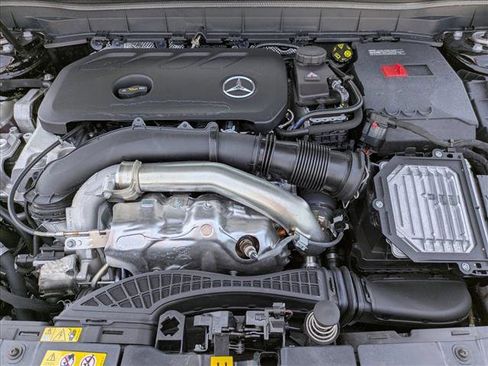 Certified 2025 Mercedes-Benz GLB 250 image 21