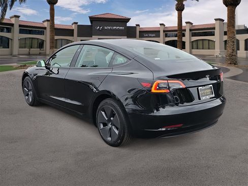 Used 2023 Tesla Model 3 Standard Range image 6