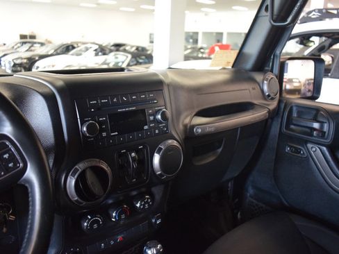 Used 2018 Jeep Wrangler Unlimited Sport S image 63