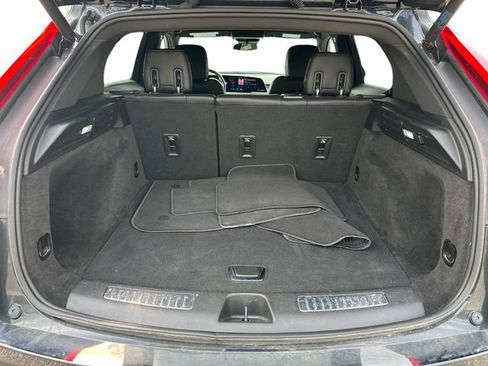 Used 2024 Cadillac XT4 Premium Luxury w/ Cold Weather Package FWD image 9