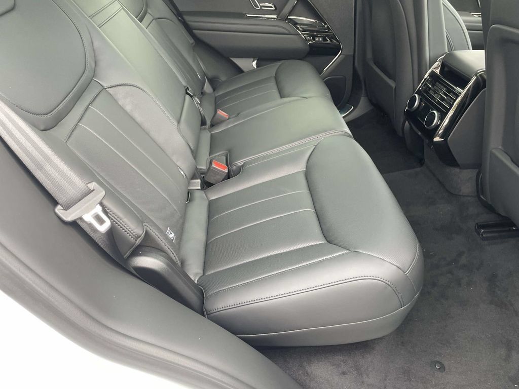New 2026 Land Rover Range Rover Sport Dynamic SE AWD/4WD image 18
