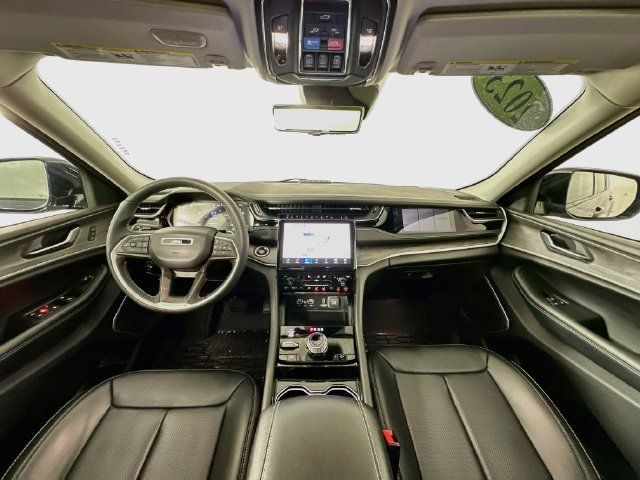 Used 2023 Jeep Grand Cherokee 30th Anniversary AWD/4WD image 3
