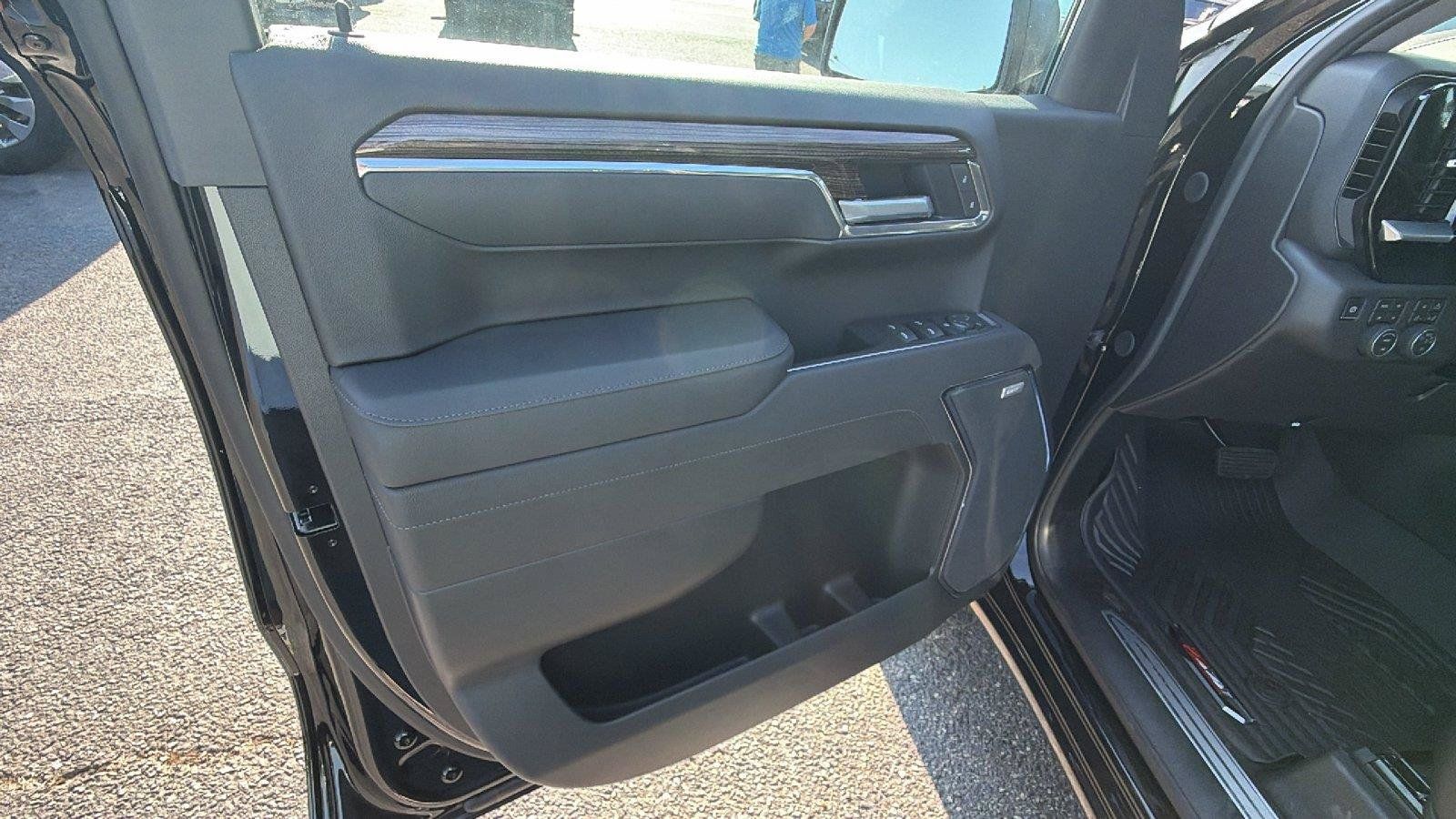 New 2026 Chevrolet Silverado 1500 RST w/ RST All Star Premium Package AWD/4WD image 11