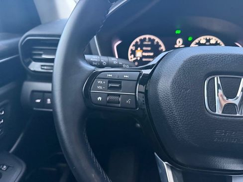 Used 2025 Honda Pilot Touring image 21