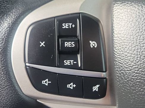 Used 2023 Ford Explorer XLT RWD image 8