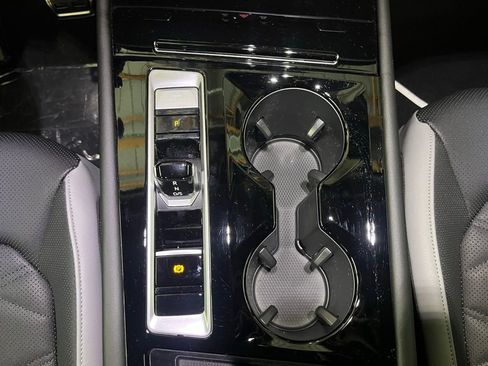 New 2026 Volkswagen Atlas Peak Edition AWD/4WD image 14