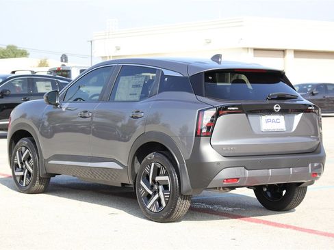 New 2025 Nissan Kicks SV w/ Charging Package image 6