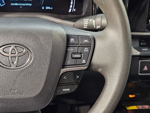 Used 2025 Toyota Camry LE w/ Convenience Package FWD image 28