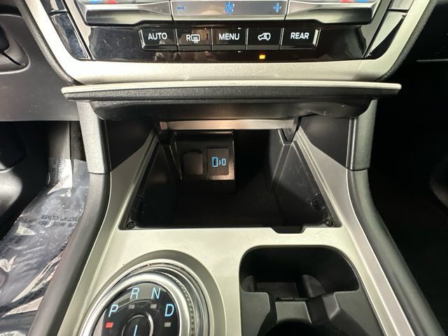 Used 2022 Ford Explorer XLT AWD/4WD image 12
