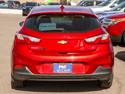 Used 2018 Chevrolet Cruze LT w/ Convenience Package FWD image 6